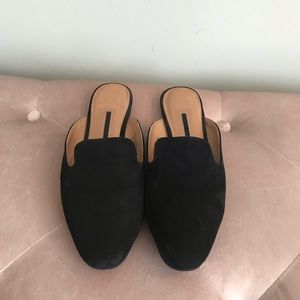 NEW DIRECTIONS- women’s black mules size 8.5